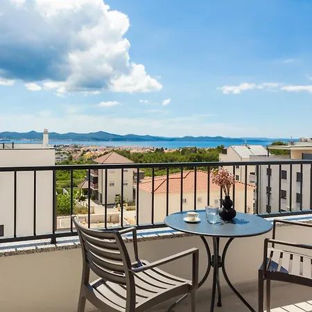 Pasman, Three Bedroom With Private Jacuzzi Apartment Zadar