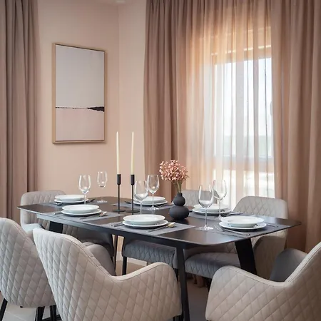 Pasman, Three Bedroom With Private Jacuzzi *