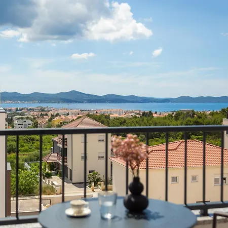 Pasman, Three Bedroom With Private Jacuzzi Apartment