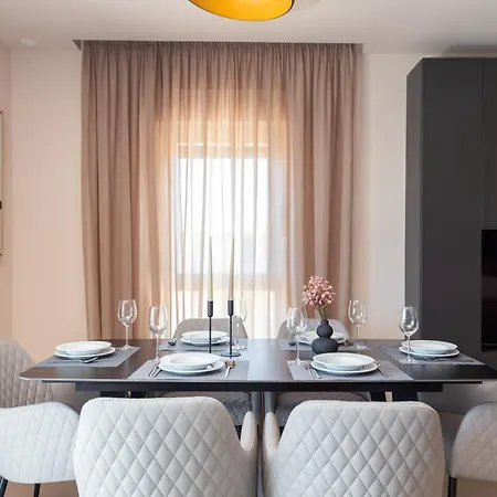Pasman, Three Bedroom With Private Jacuzzi Apartment
