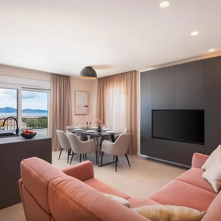 Pasman, Three Bedroom With Private Jacuzzi *