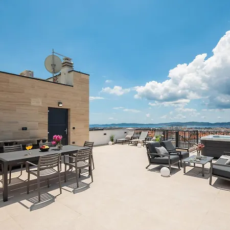 Pasman, Three Bedroom With Private Jacuzzi Apartment
